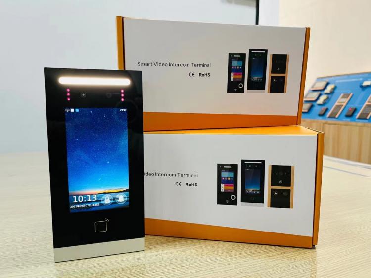 家家安tuya涂鴉別墅樓宇5寸/8寸人臉識別主機新包裝發布 品牌動態 第1張